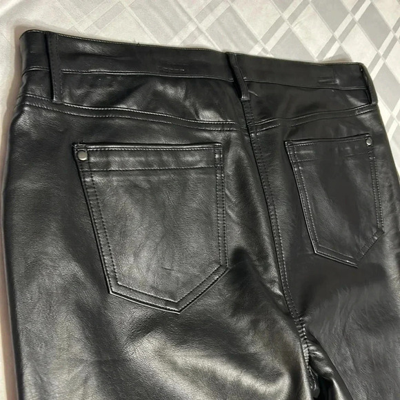 Y2K vtg black women pleather pants size 10 P.
Academia ,goth,biker,party - Picture 15 of 17